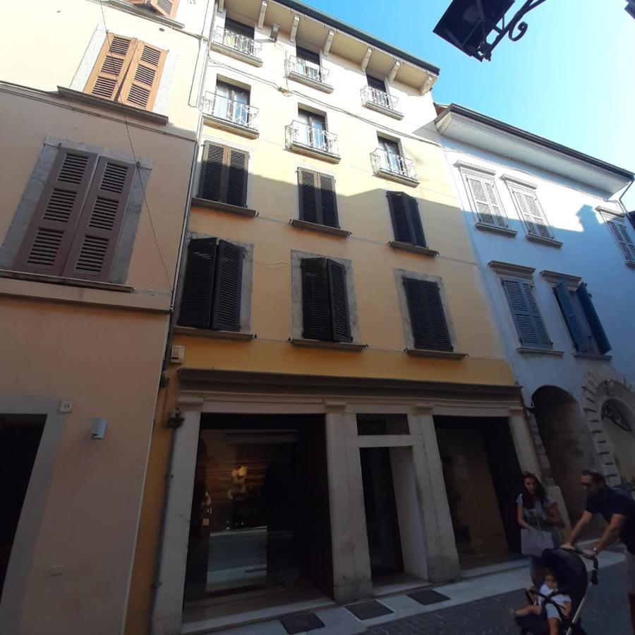 Loft Trabucco - In The Heart Of Salo City Center, Lake View, 4 Rooms Buitenkant foto